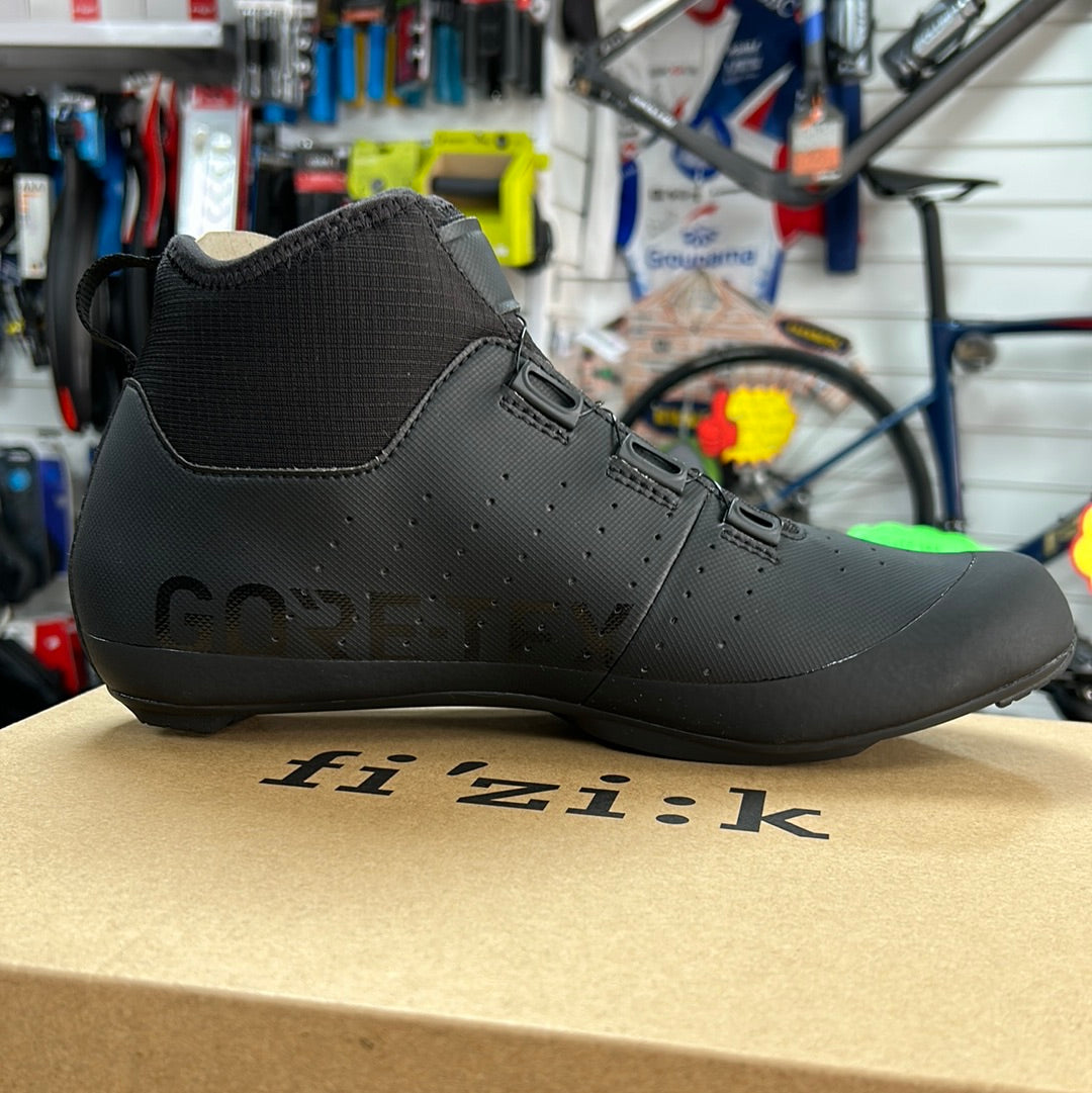 Fizik tempo r5 hot sale powerstrap road shoes 2019