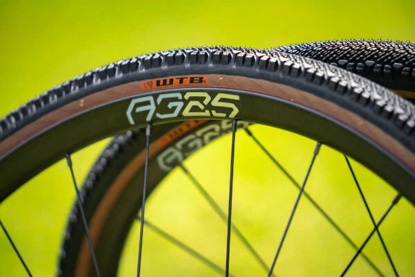 ENVE Foundation AG25 Carbon Gravel and adventure wheels